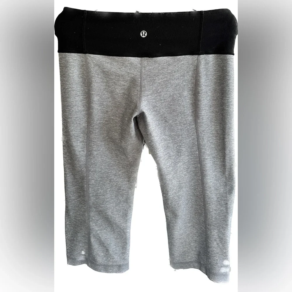 Lululemon Athletica Cropped Legging (Size 6) - Picture 3 of 4